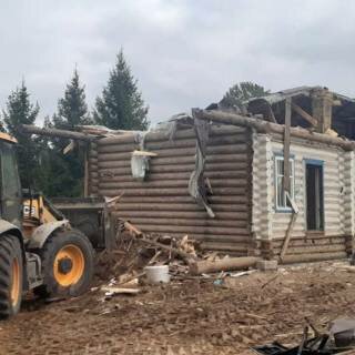 Демонтаж деревянного дома в Большой Каменке